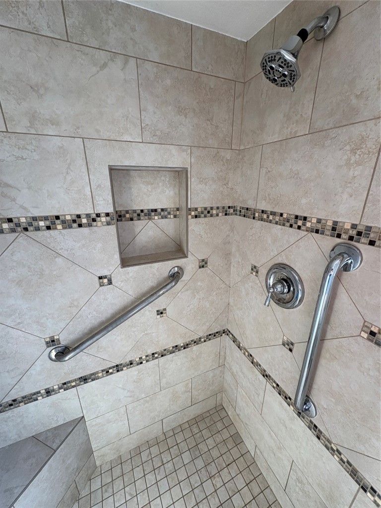 MLS #OC25270320 image #16