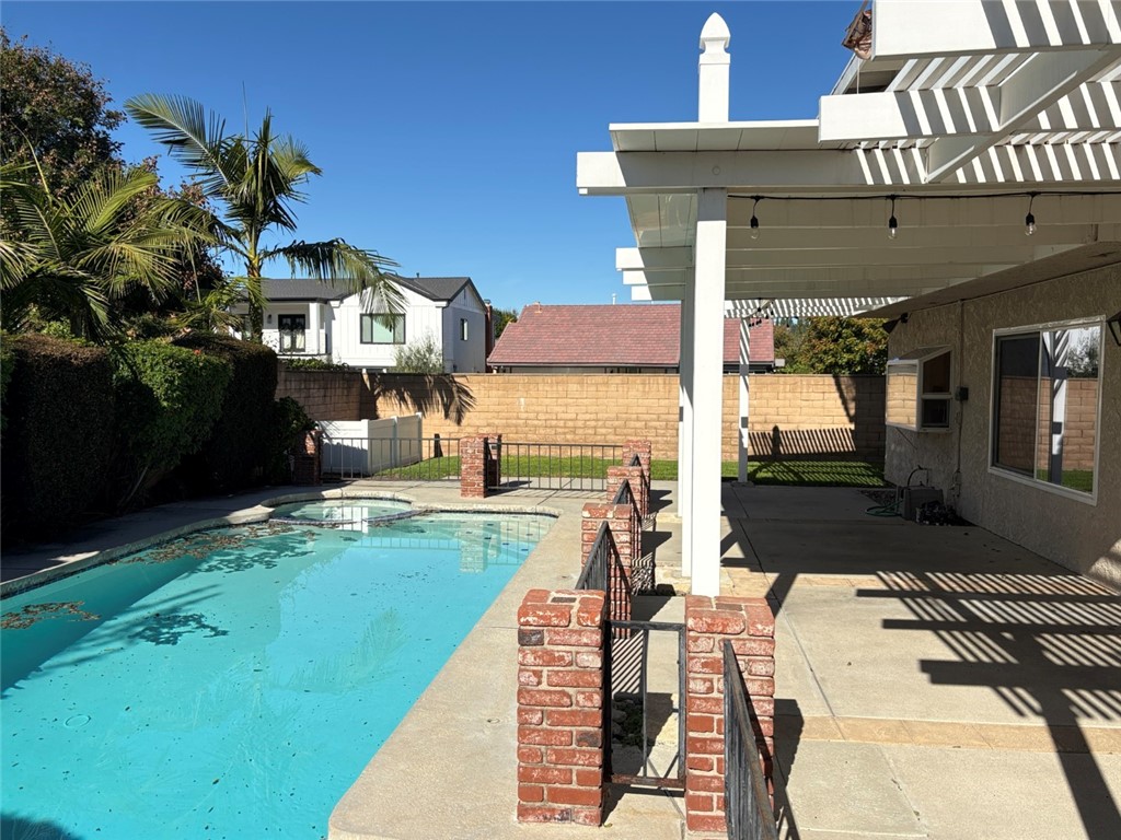 MLS #OC25270320 image #25