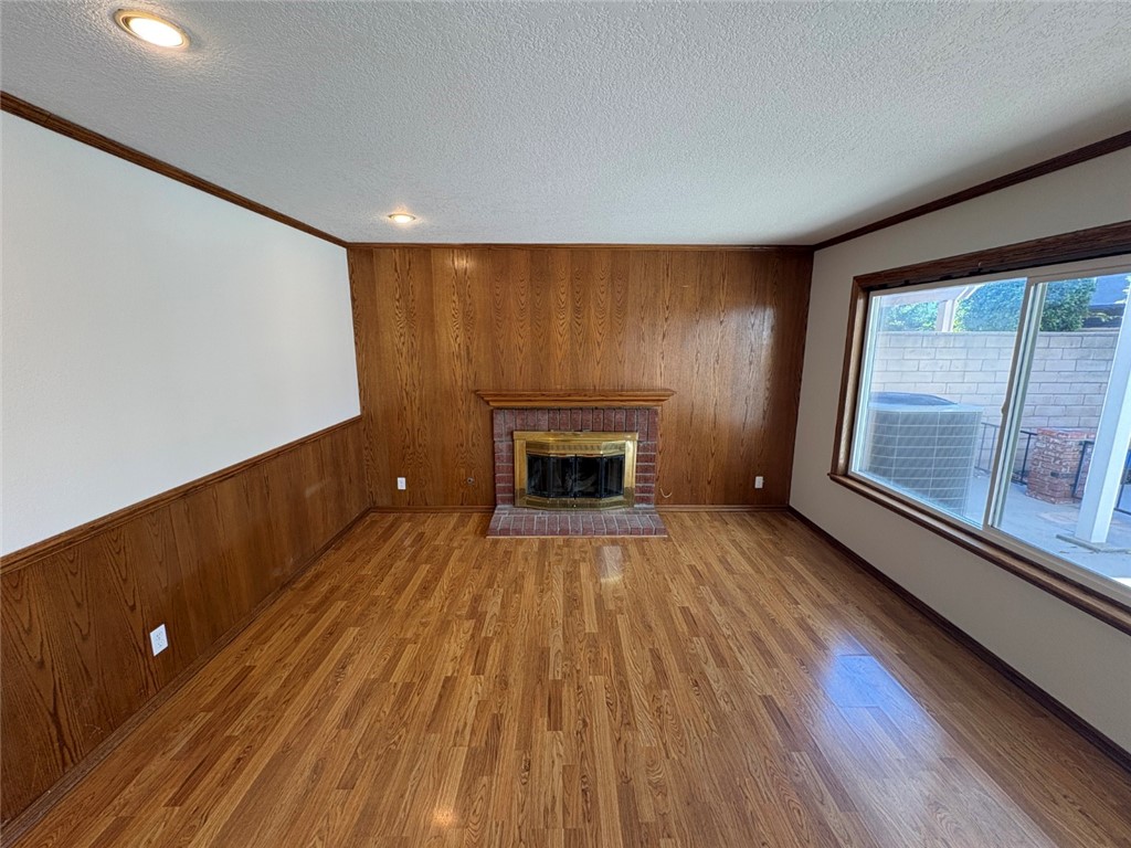 MLS #OC25270320 image #3