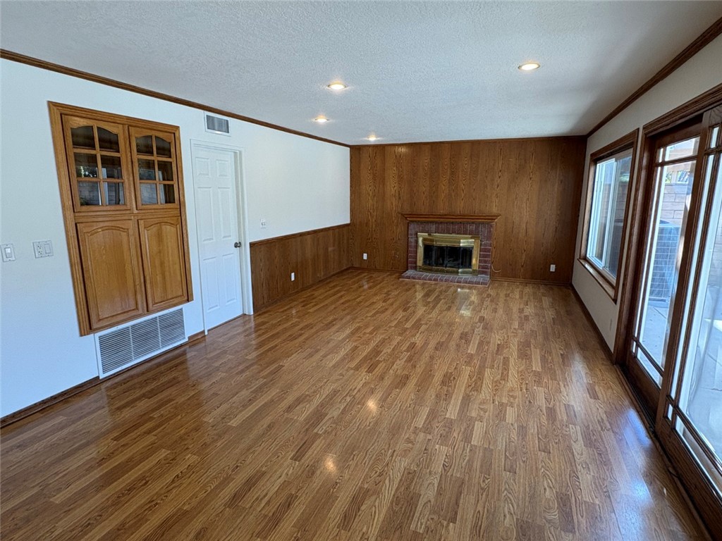 MLS #OC25270320 image #4