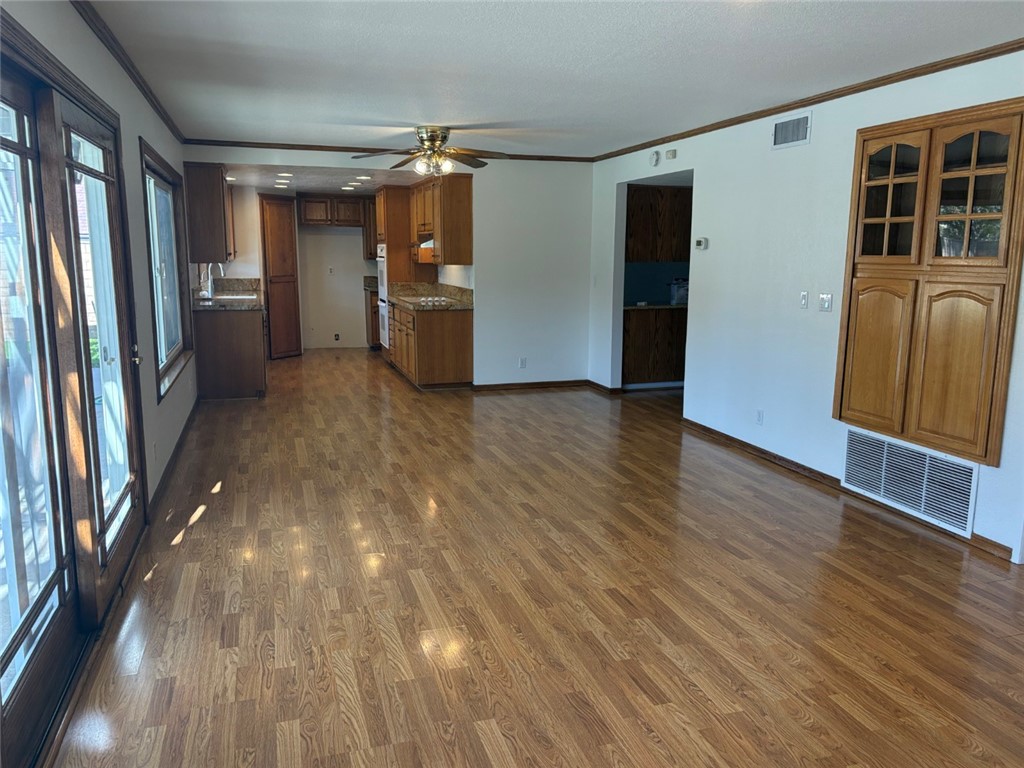 MLS #OC25270320 image #5