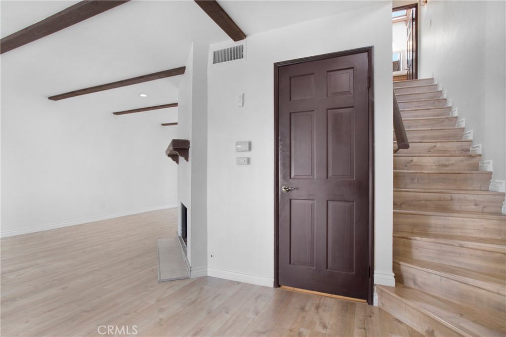 MLS #OC25270338 image #12