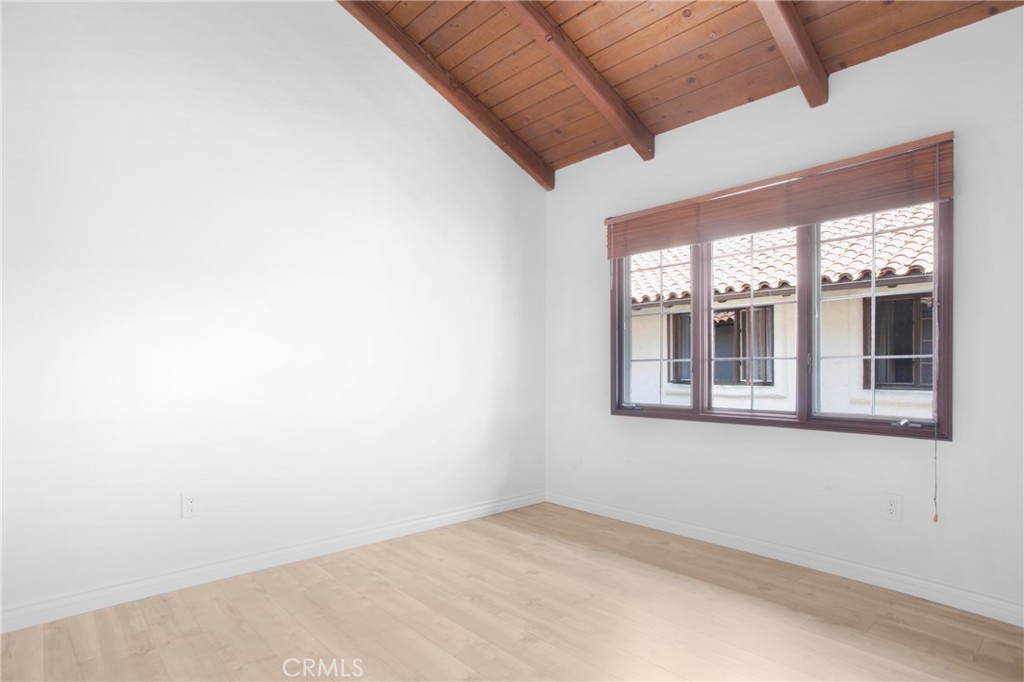 MLS #OC25270338 image #18