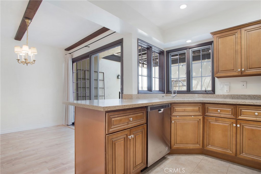 MLS #OC25270338 image #25