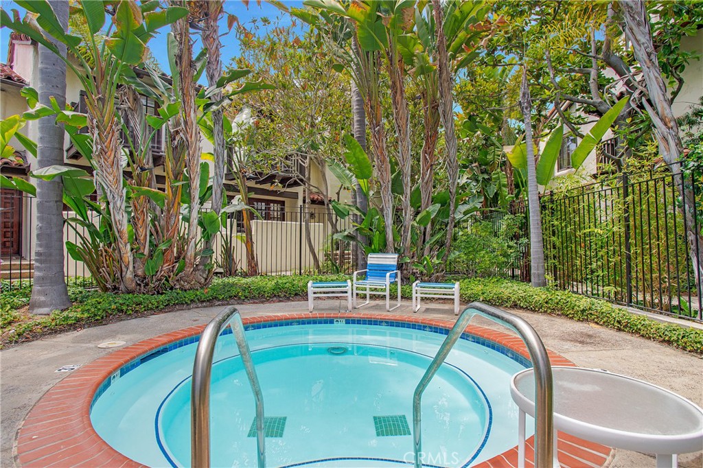 MLS #OC25270338 image #3