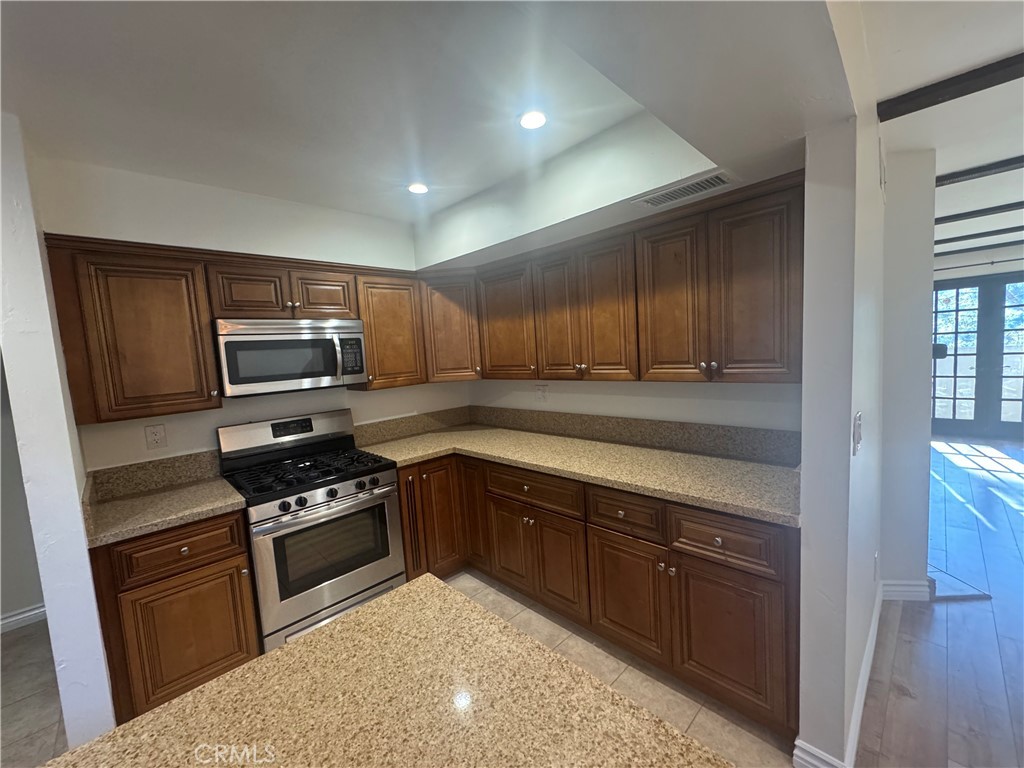 MLS #OC25270338 image #34