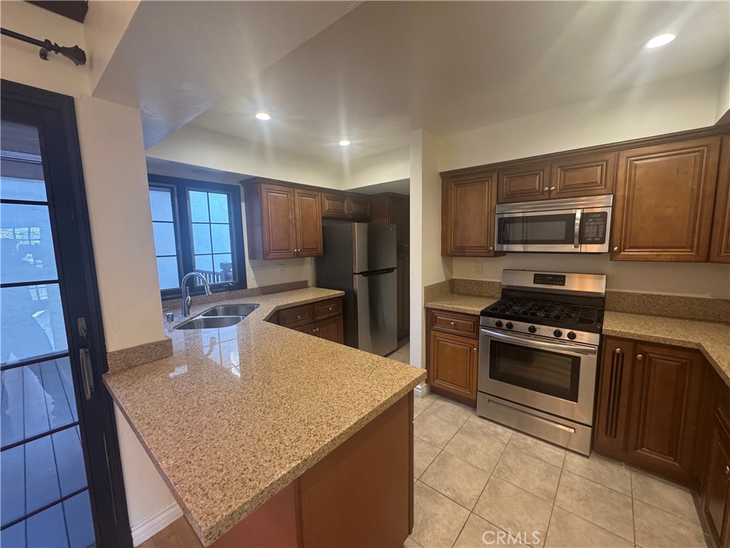 MLS #OC25270338 image #35