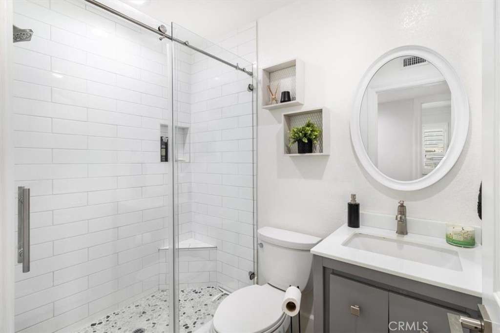 MLS #OC25270355 image #10