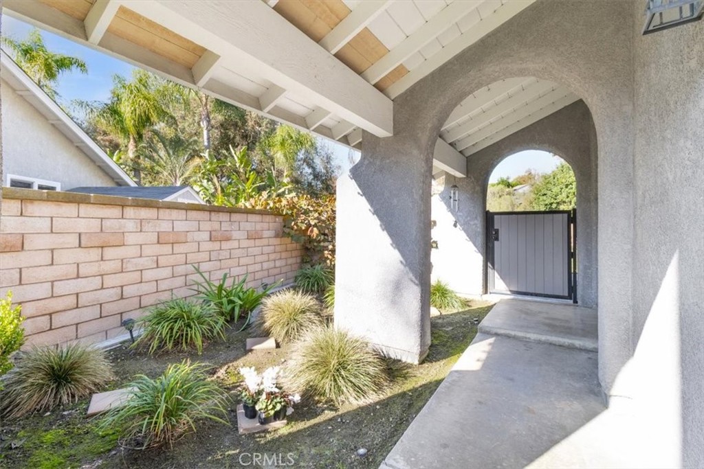 MLS #OC25270355 image #2