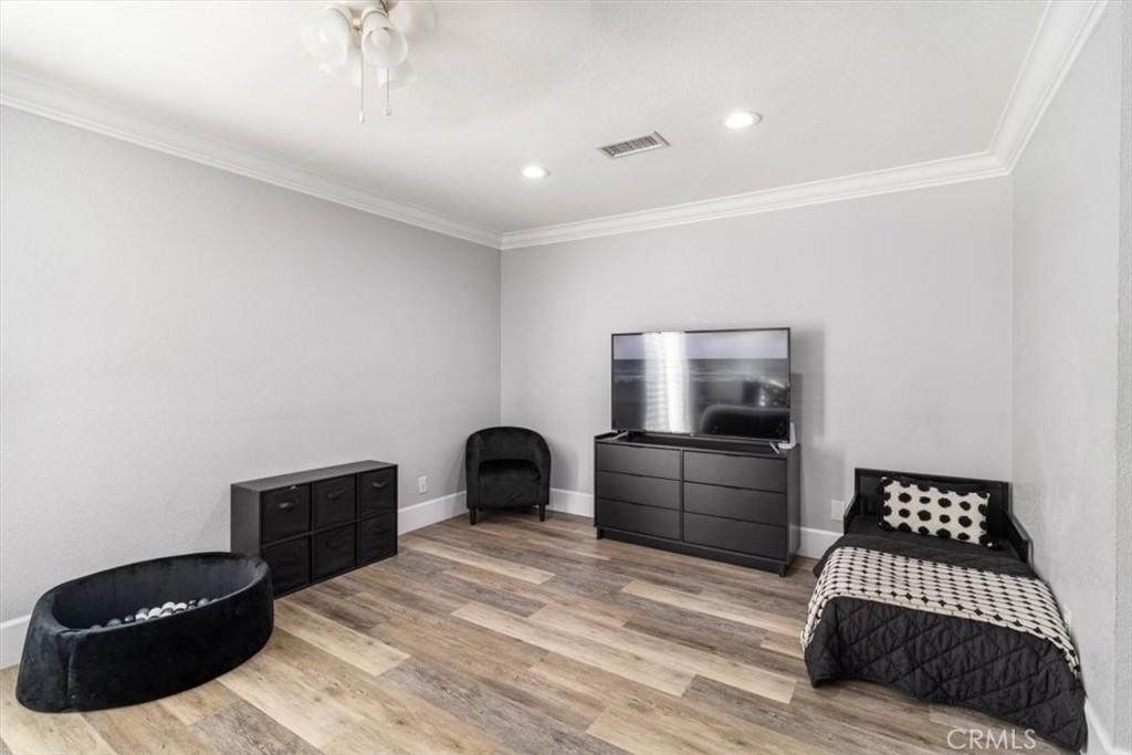 MLS #OC25270355 image #20