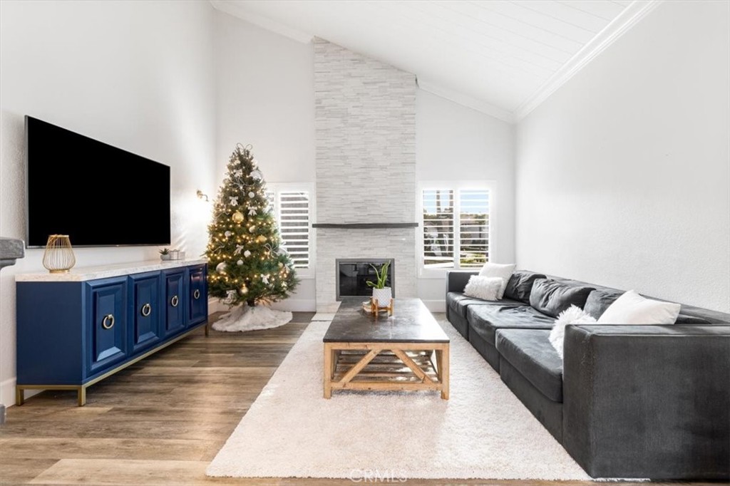 MLS #OC25270355 image #3