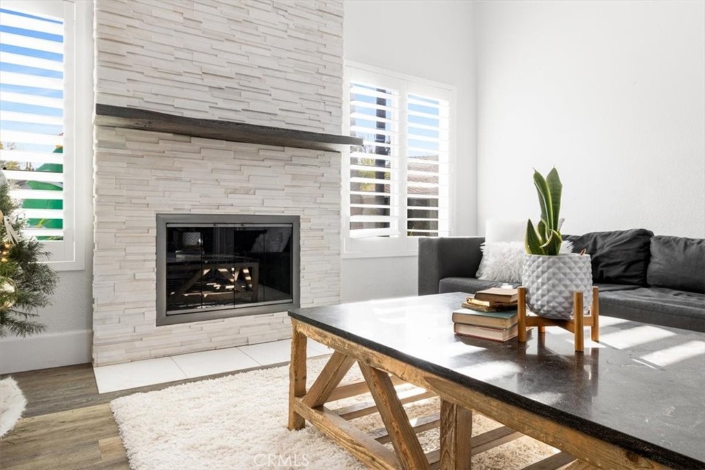 MLS #OC25270355 image #4