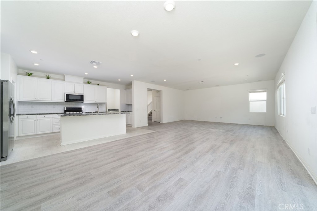 MLS #OC25199519 image #1