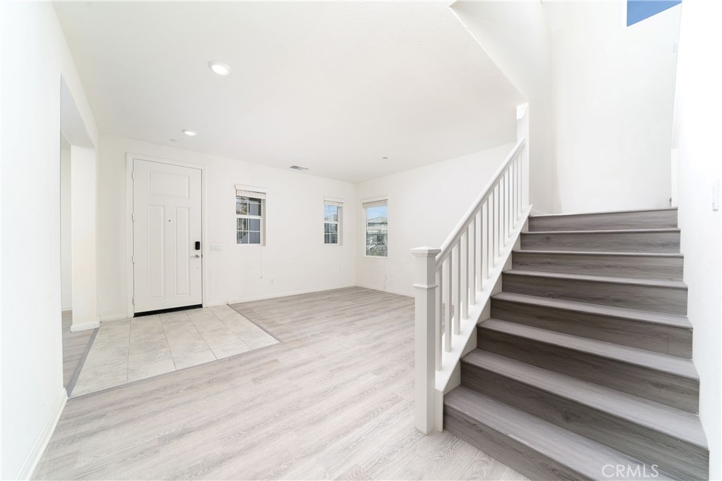 MLS #OC25199519 image #2