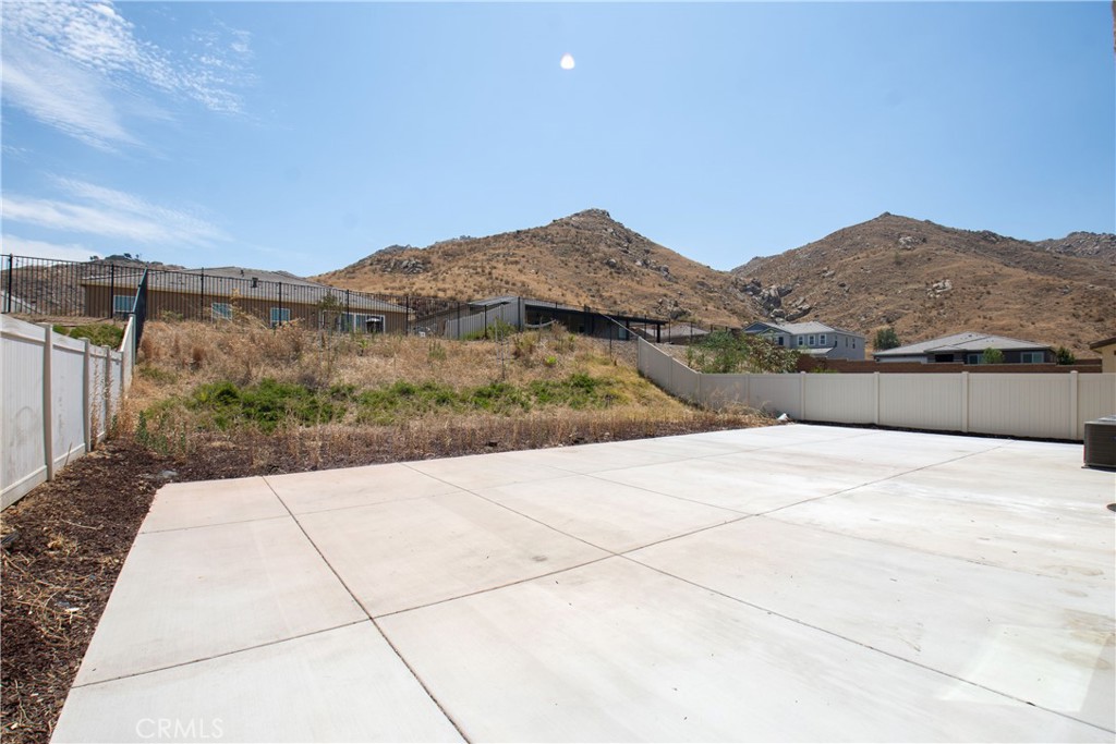 MLS #OC25199519 image #25