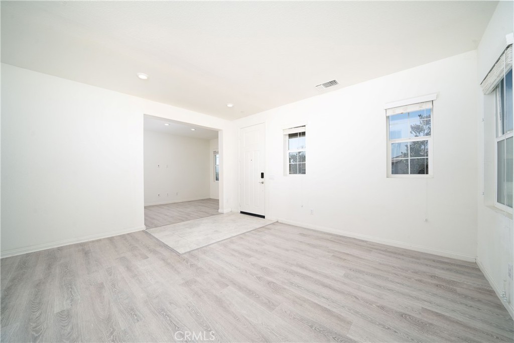 MLS #OC25199519 image #3