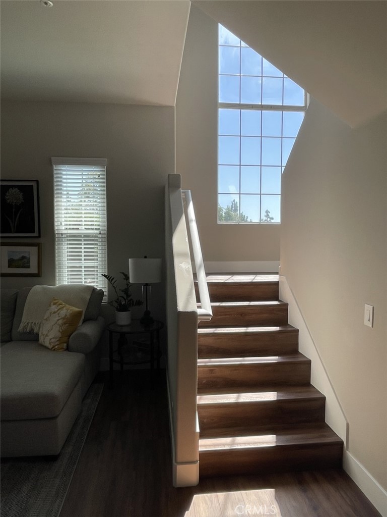 MLS #OC25270416 image #7