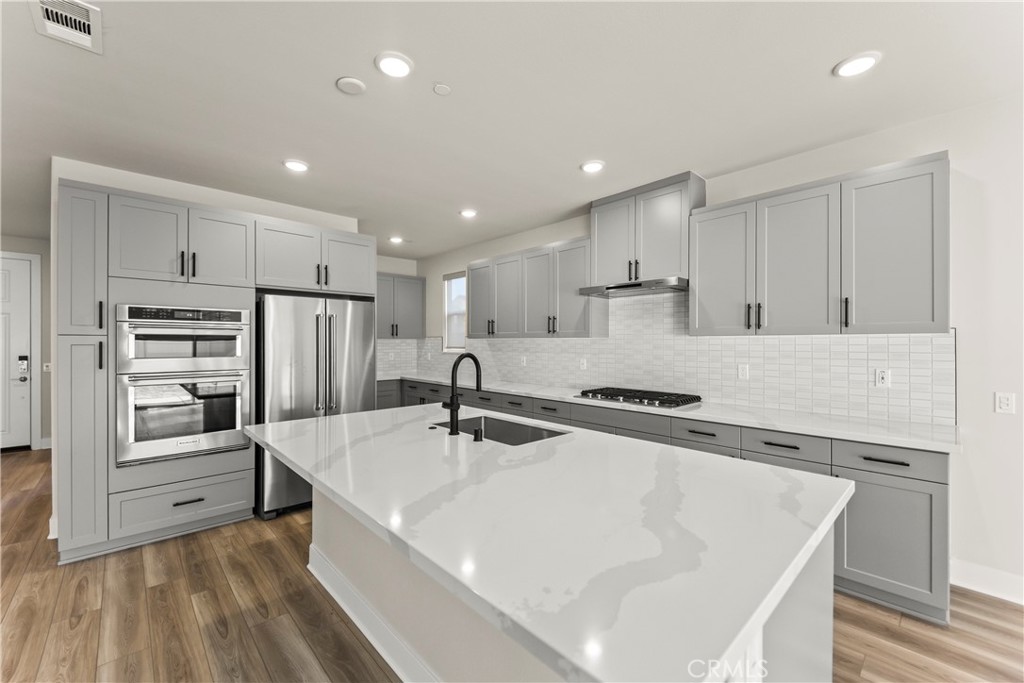 MLS #OC25270448 image #16