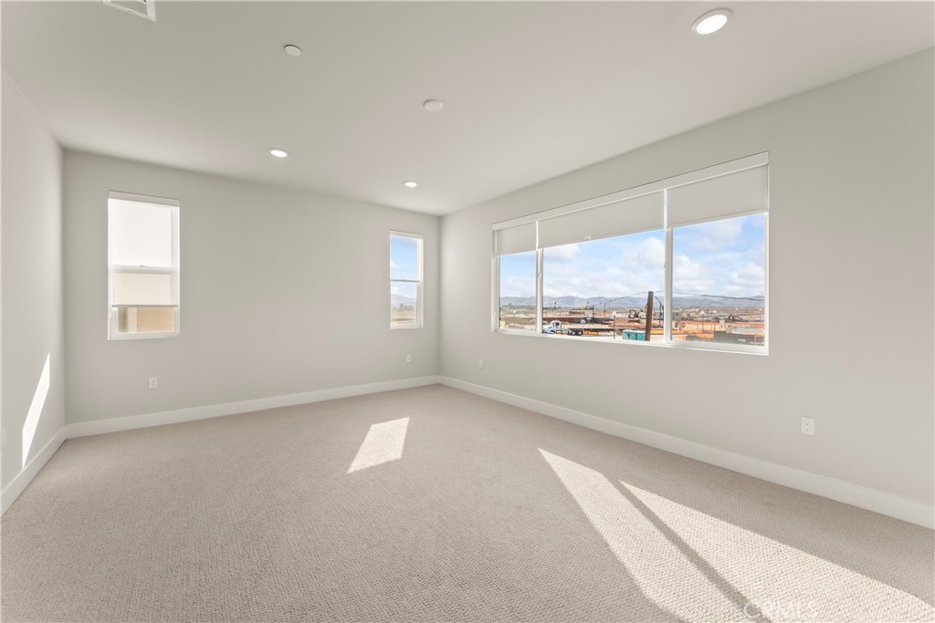 MLS #OC25270448 image #32