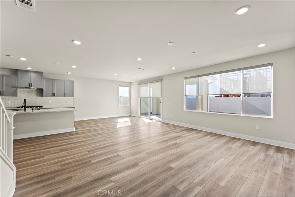 MLS #OC25270448 image #9