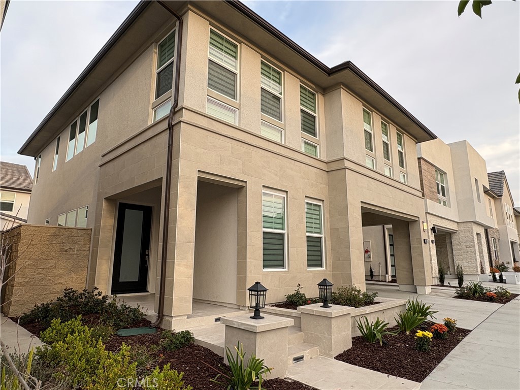 MLS #OC25270452 image #1