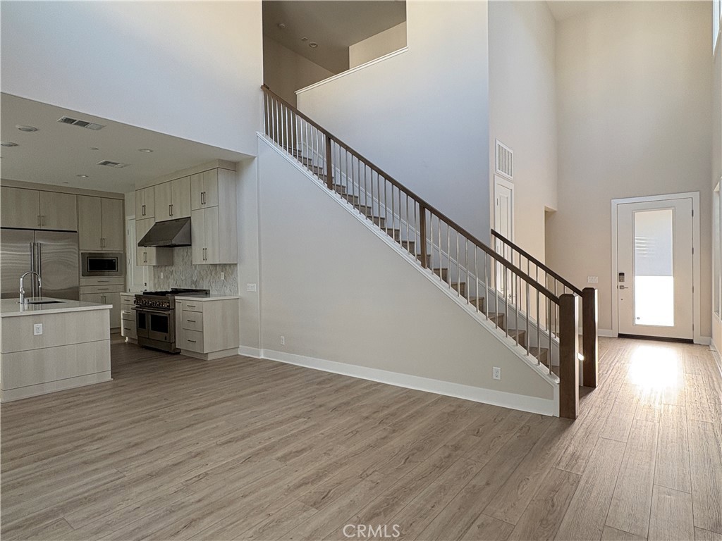 MLS #OC25270452 image #9