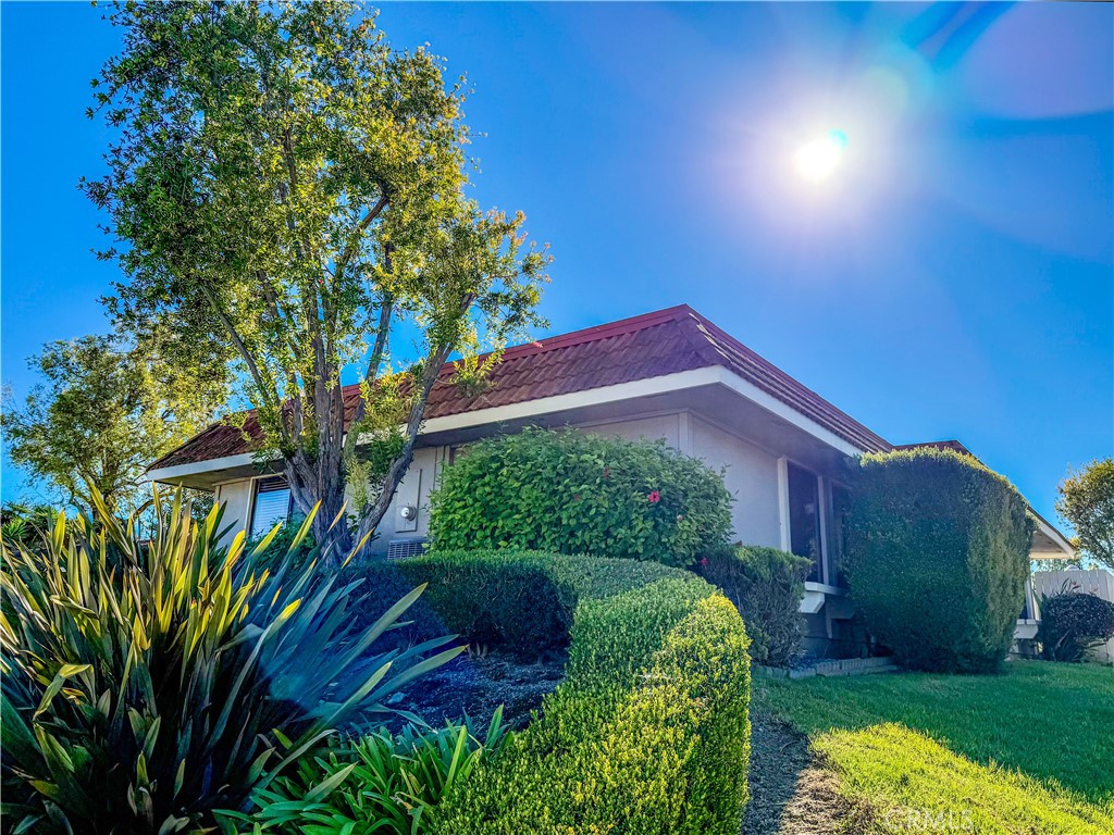 MLS #OC25270467 image #0