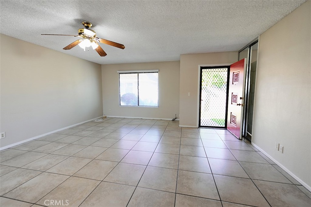 MLS #OC25270467 image #1