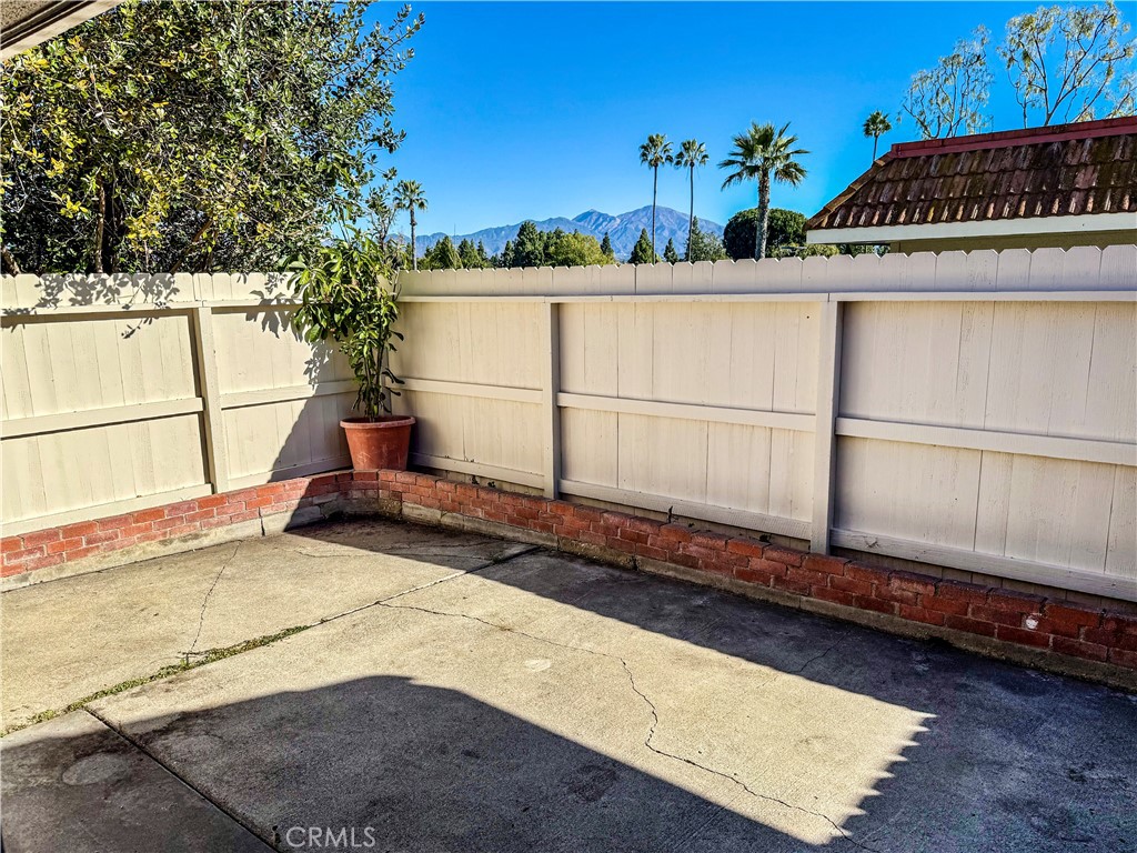 MLS #OC25270467 image #5