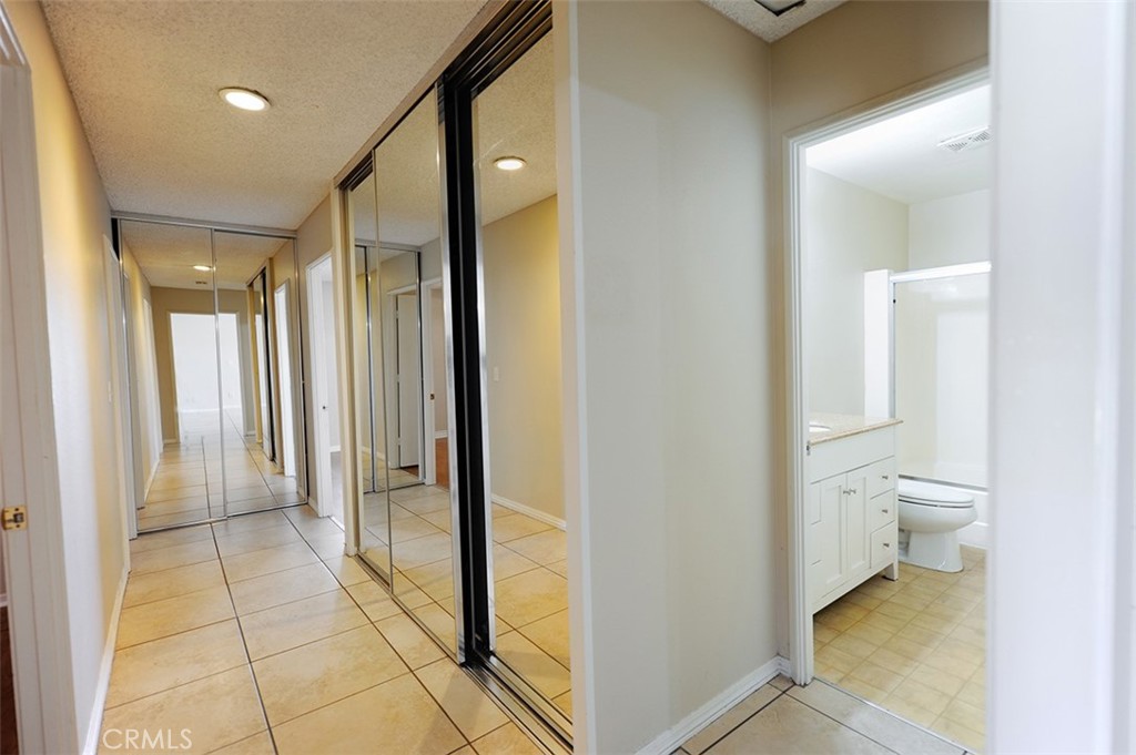 MLS #OC25270467 image #8