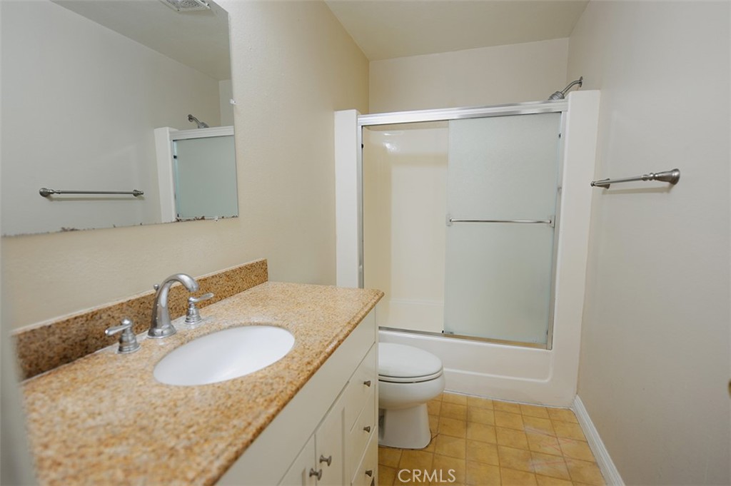 MLS #OC25270467 image #9