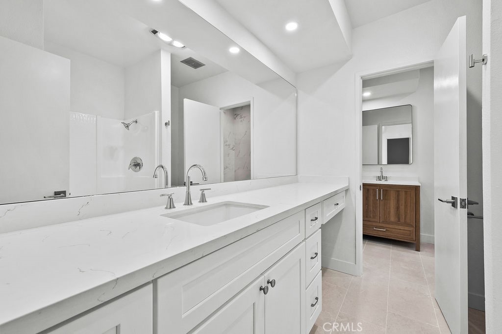 MLS #OC25270474 image #15