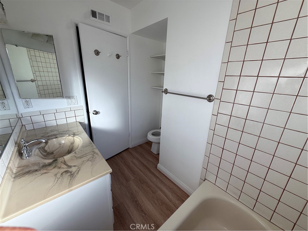 MLS #OC25270486 image #10