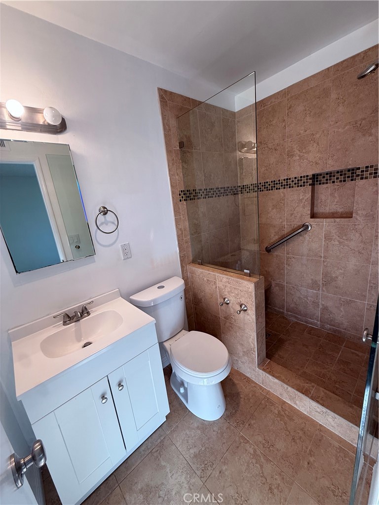 MLS #OC25270486 image #17