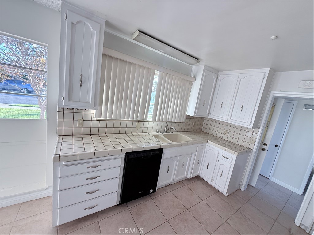 MLS #OC25270486 image #5