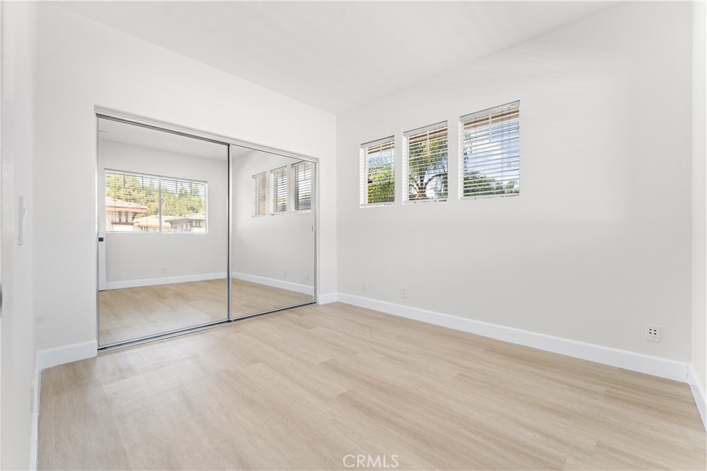 MLS #OC25270498 image #15