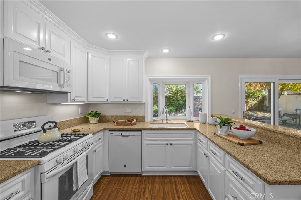 MLS #OC25270546 image #11