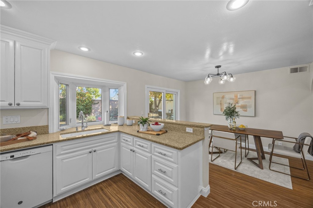 MLS #OC25270546 image #12