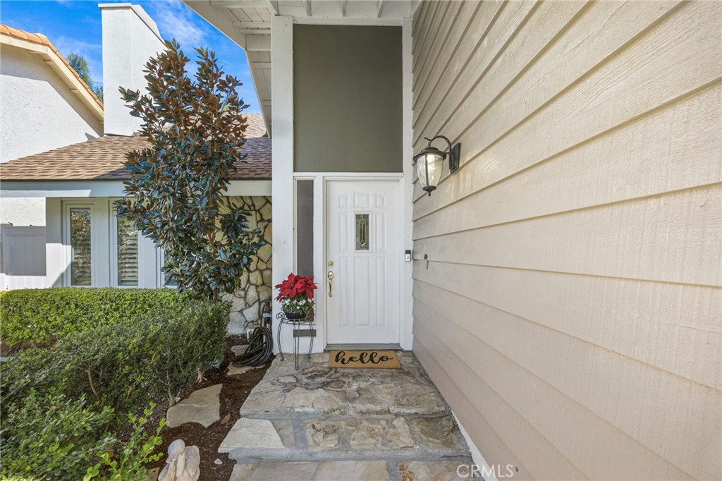 MLS #OC25270546 image #2