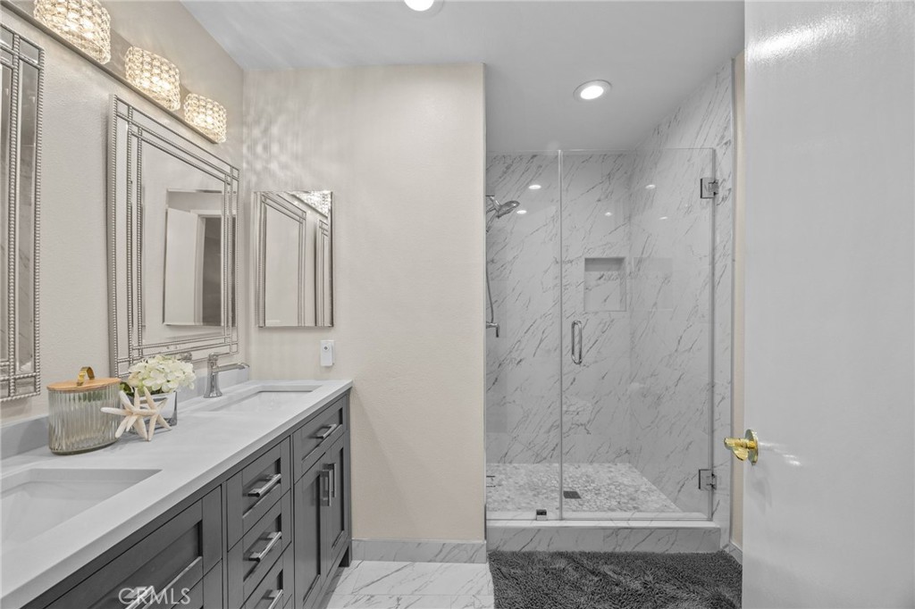 MLS #OC25270546 image #26