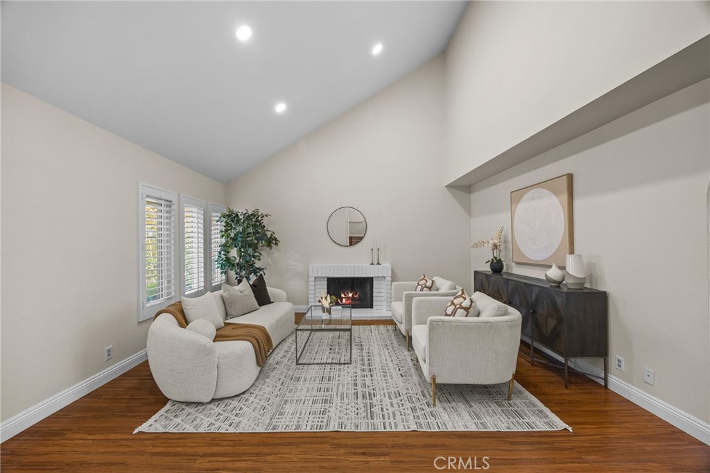 MLS #OC25270546 image #3