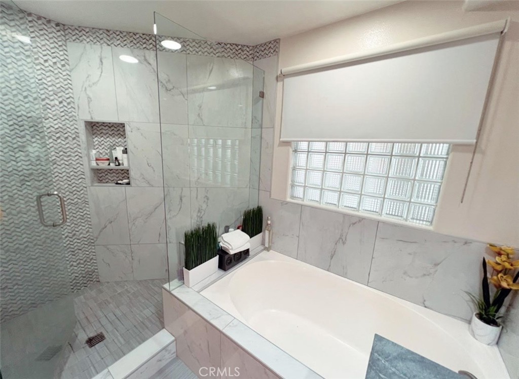 MLS #OC25270548 image #11