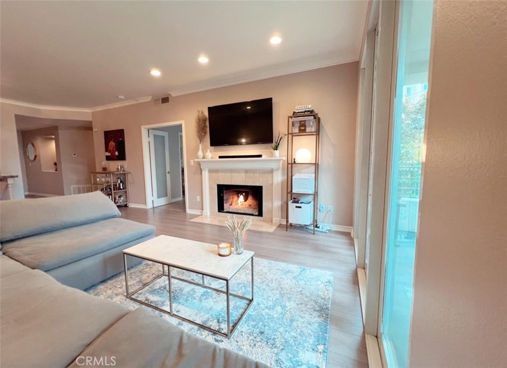 MLS #OC25270548 image #2