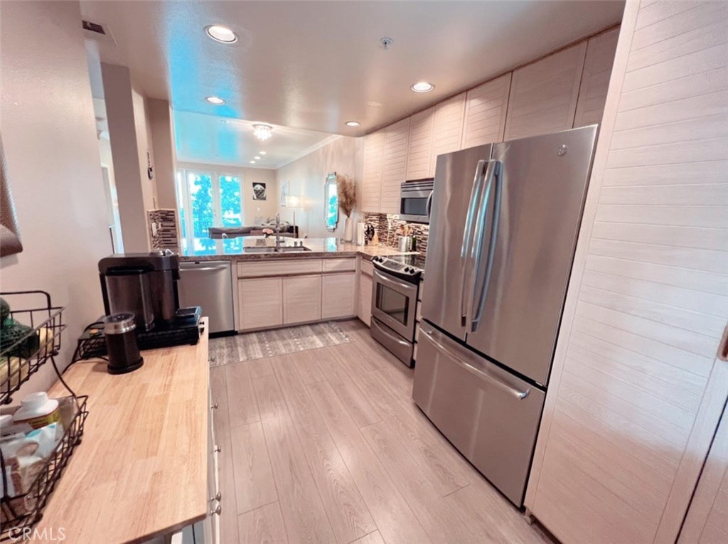 MLS #OC25270548 image #8