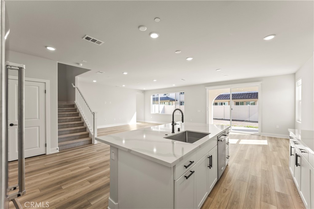 MLS #OC25270607 image #14