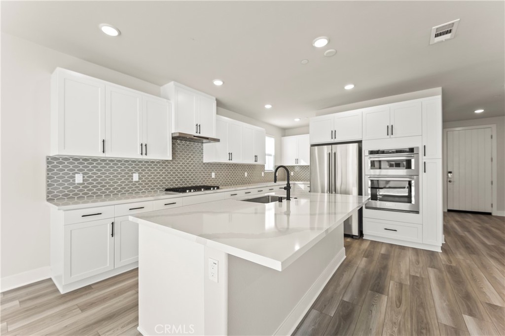 MLS #OC25270607 image #17