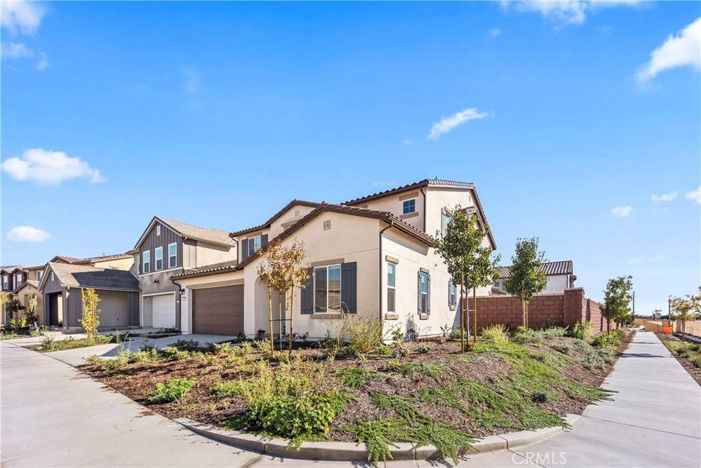 MLS #OC25270607 image #3