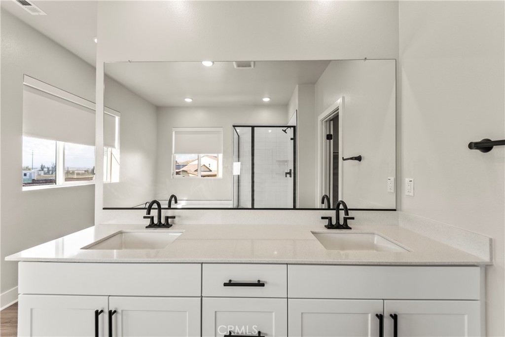 MLS #OC25270607 image #31