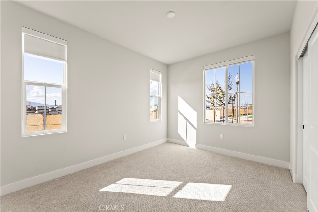 MLS #OC25270607 image #7