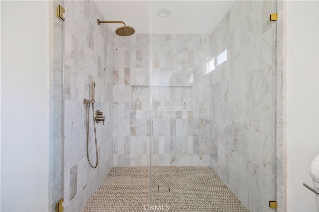 MLS #OC25270680 image #11